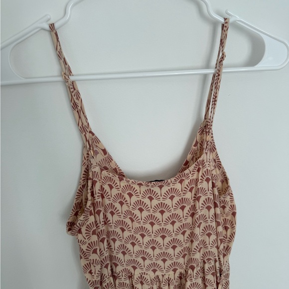 Flowy Patterned Dress - Picture 7 of 7